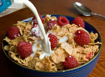 http://i1238.photobucket.com/albums/ff497/Ioana_Adi/2_Fulgidecereale_CerealemicdejunBreakfastfoodCerealsMuesli.jpg