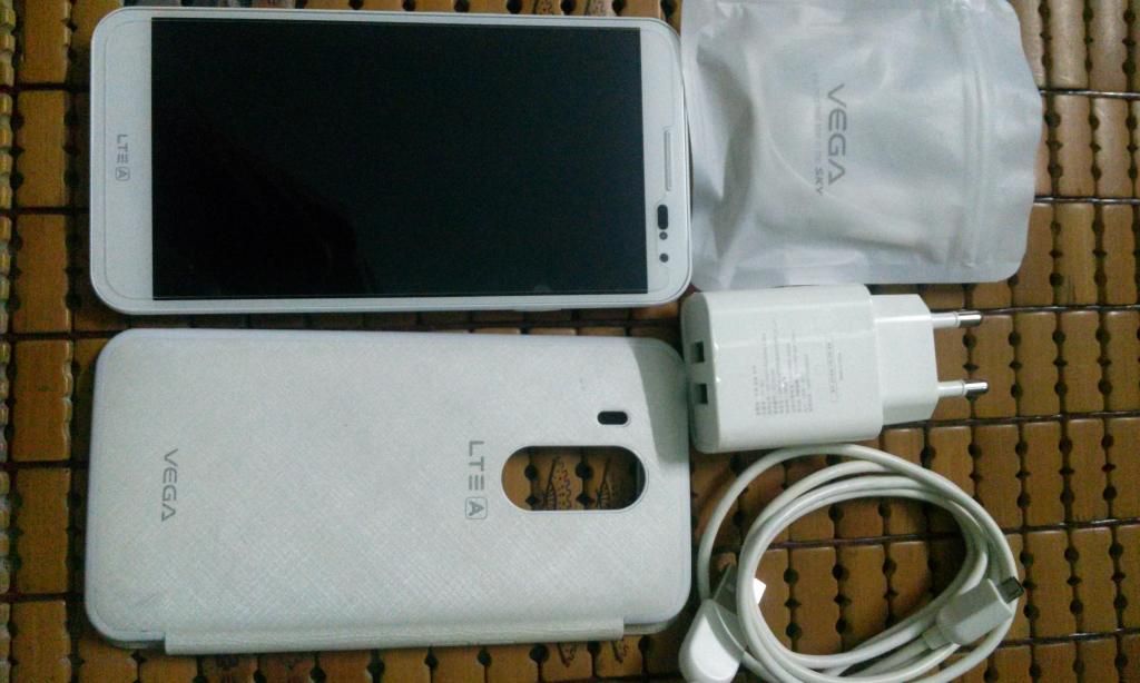 Sky A880 kèm flip zin, LG GK fullbox brandnew, LG LTE2. Kính cường lực mọi dòng